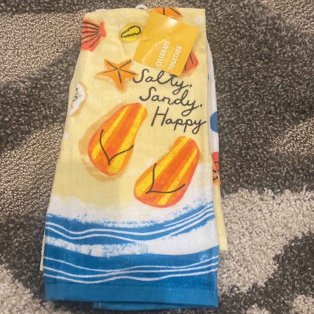 NWT Kohl's Salty Sandy Happy Beach Kitchen Towels Set of 2
